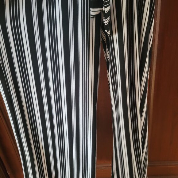 Just Be Black White Striped Wide-Leg Jumpsuit With Belt & Pockets Size L - Picture 3 of 5